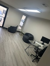 5214 Burleson Rd, Austin, TX à louer Photo intérieure– Image 1 sur 5