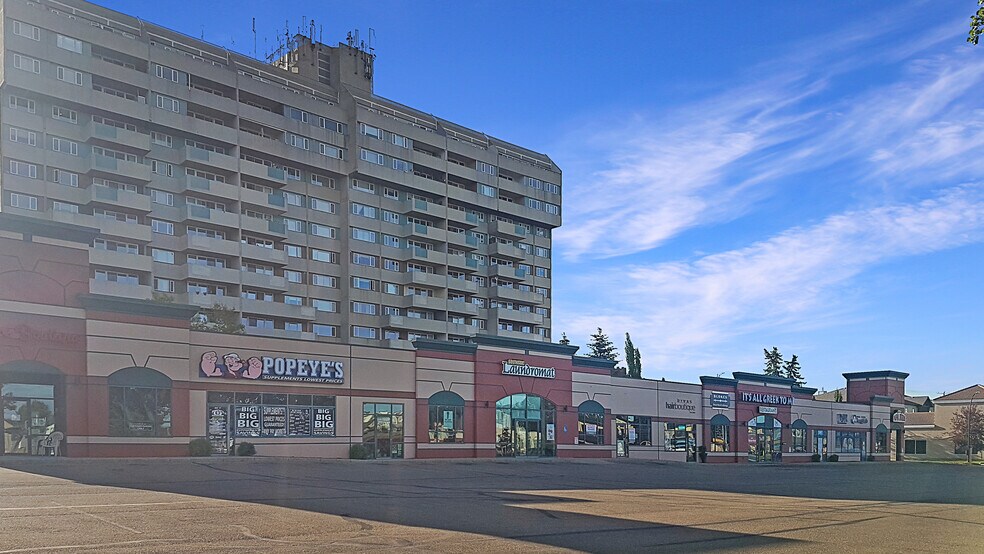 3701 50 Ave, Red Deer, AB à louer - Photo de l’immeuble – Image 3 sur 3
