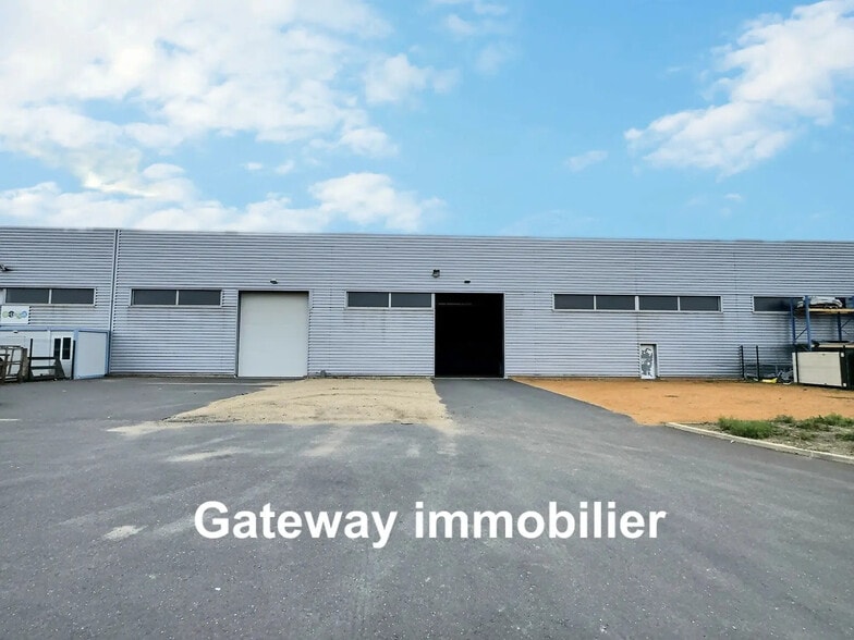 Industriel/Logistique dans Clermont-Ferrand à louer - Photo de l’immeuble – Image 1 sur 17