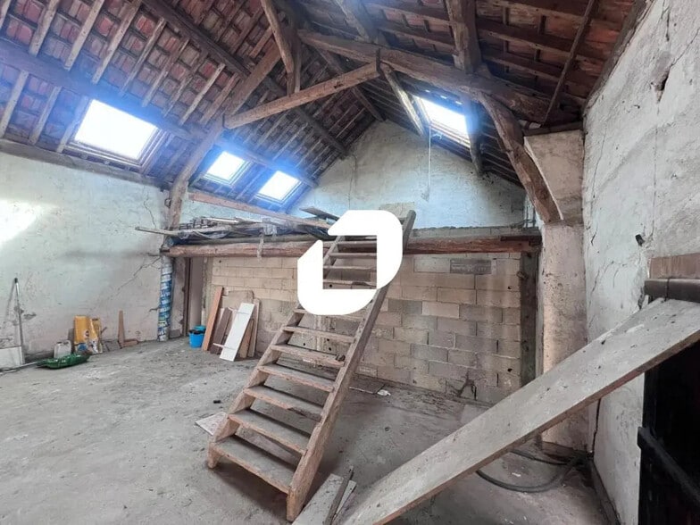 Local d'activités dans Dampmart à vendre - Photo de l’immeuble – Image 2 sur 4