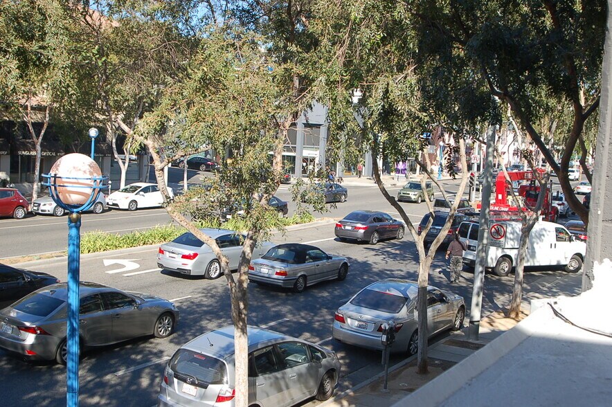 8720 Santa Monica Blvd, West Hollywood, CA à louer - Photo de l’immeuble – Image 2 sur 13