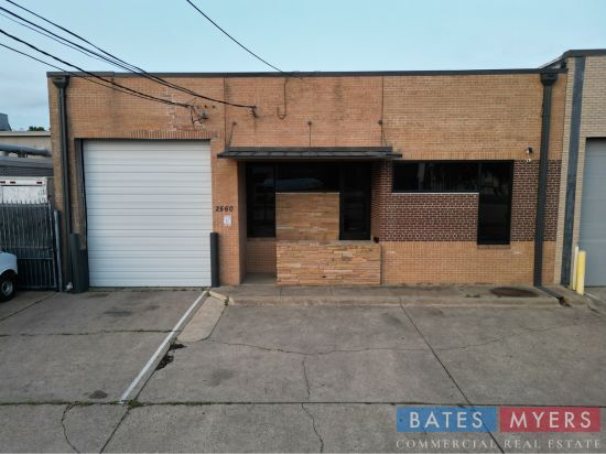 2560 Irving Blvd, Dallas, TX à vendre Photo de l’immeuble– Image 1 sur 7