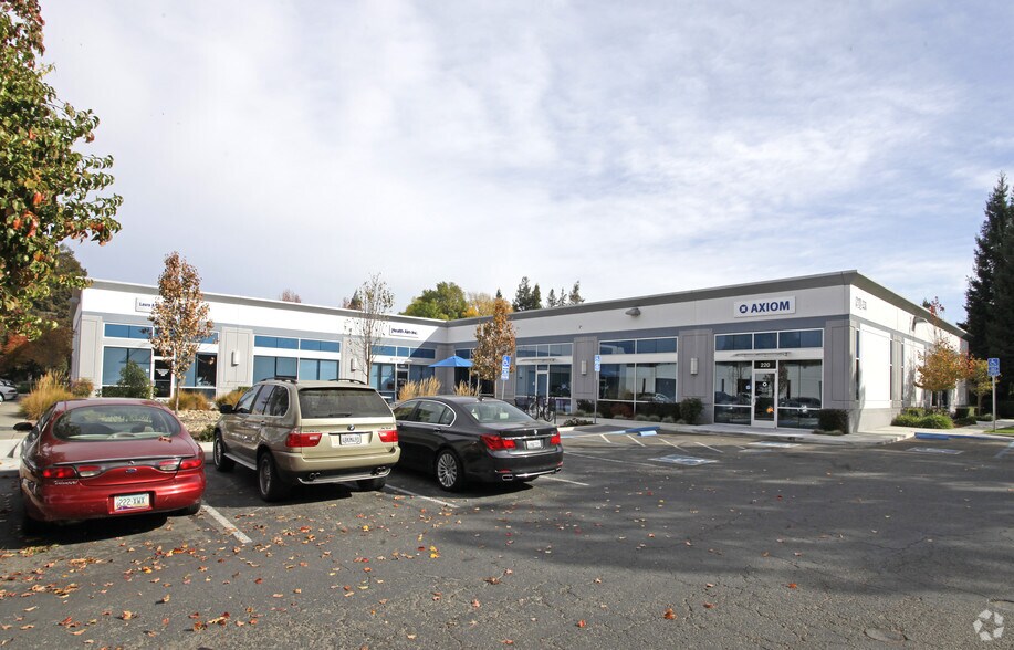 210-226 N Wiget Ln, Walnut Creek, CA à vendre - Photo principale – Image 1 sur 10