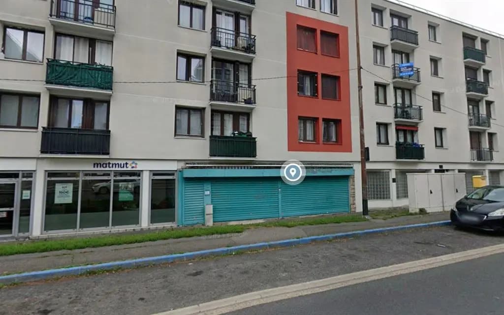 Local commercial dans Franconville à louer Photo de l’immeuble– Image 1 sur 5