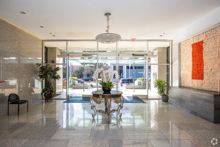 50 N La Cienega Blvd, Beverly Hills, CA à louer - Hall d’entrée – Image 3 sur 63