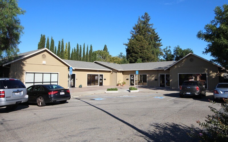 2917 Salvio St, Concord, CA à louer - Photo de l’immeuble – Image 1 sur 4