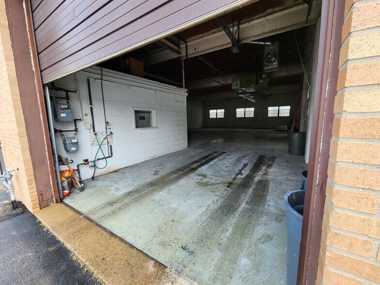 240 West St, South Hackensack, NJ à louer - Photo intérieure – Image 2 sur 5