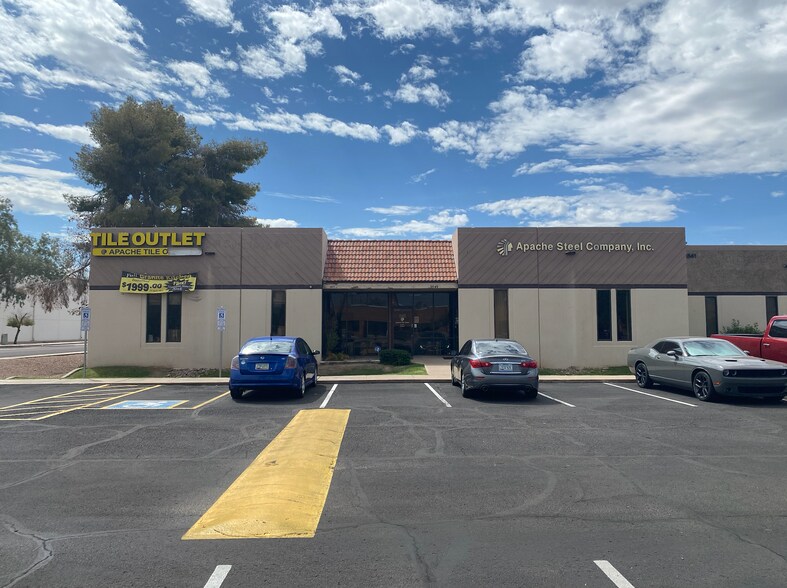 3549 E Broadway Rd, Phoenix, AZ à louer - Photo de l’immeuble – Image 3 sur 9