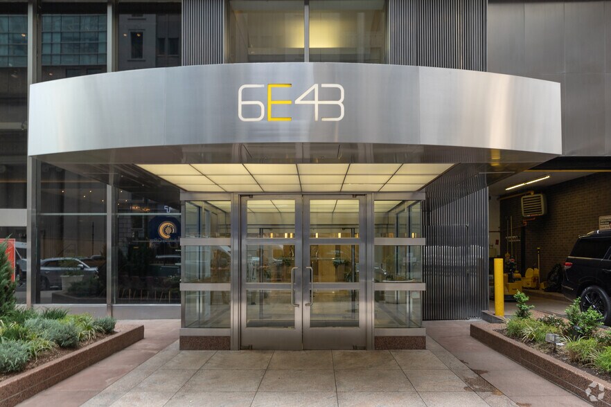 6 E 43rd St, New York, NY à louer - Photo de l’immeuble – Image 3 sur 5
