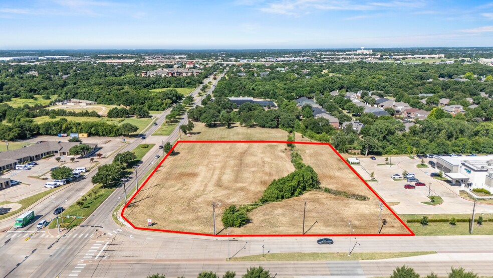 585 E Debbie Ln, Mansfield, TX à vendre - Photo de l’immeuble – Image 3 sur 18