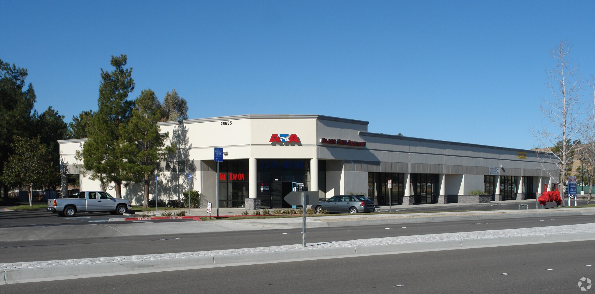 26635 Valley Center Dr, Santa Clarita, CA à louer Photo principale– Image 1 sur 4