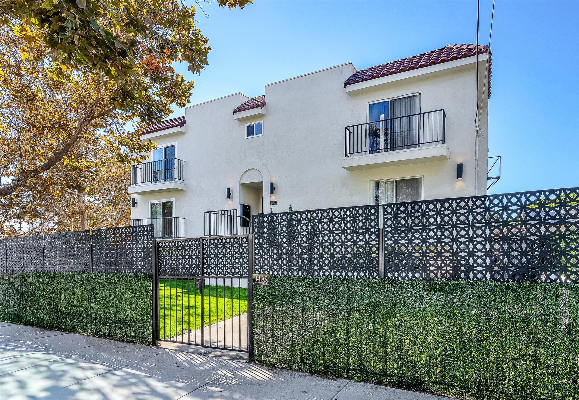 1405 N Normandie Ave, Los Angeles, CA à vendre Photo de l’immeuble– Image 1 sur 31