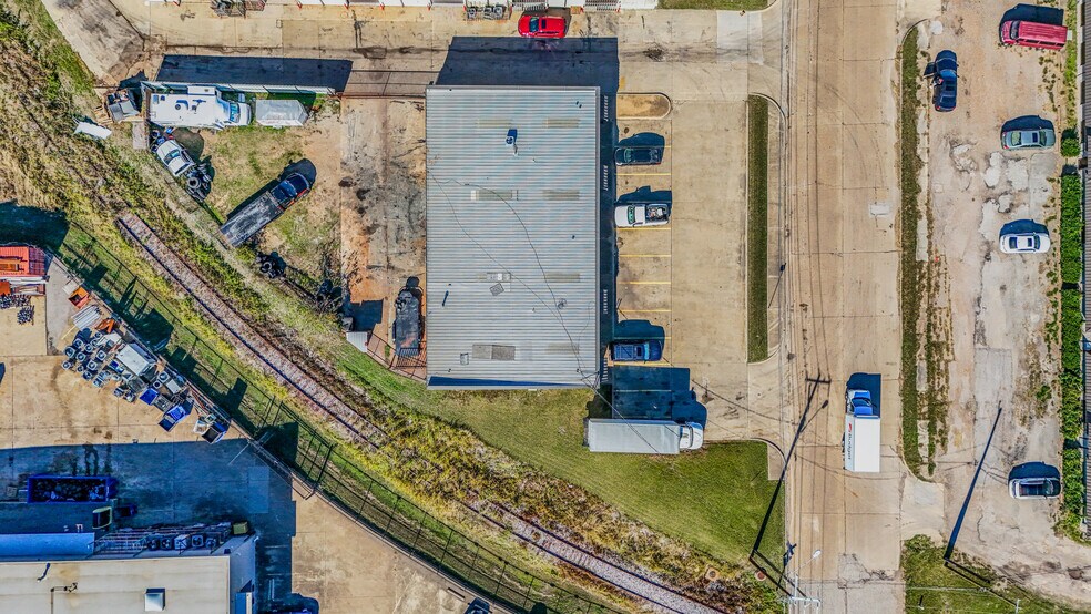 8160 Moberly Ln, Dallas, TX à louer - Photo de l’immeuble – Image 3 sur 21