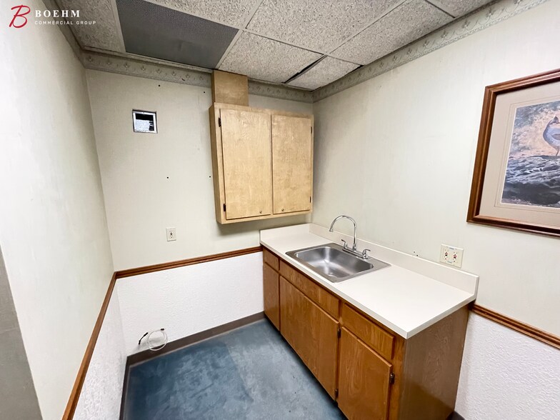 204 -208 Cully Dr, Kerrville, TX à louer - Photo intérieure – Image 3 sur 26