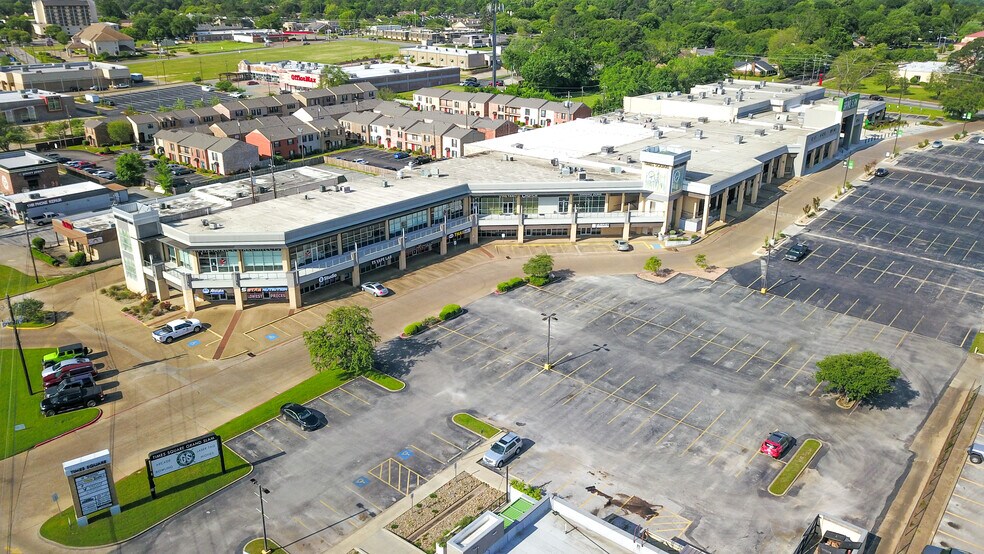 5201 S Broadway Ave, Tyler, TX à louer - Photo de l’immeuble – Image 3 sur 5