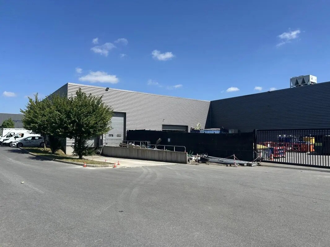 Bureau dans Sainghin-en-Mélantois à louer Photo de l’immeuble– Image 1 sur 8