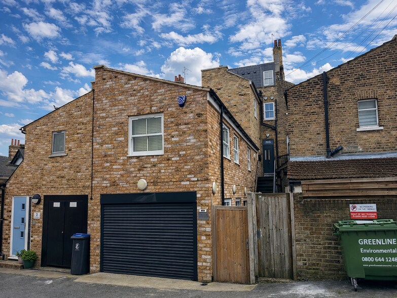 15 Queens Rd, Buckhurst Hill à vendre - Photo de l’immeuble – Image 2 sur 23