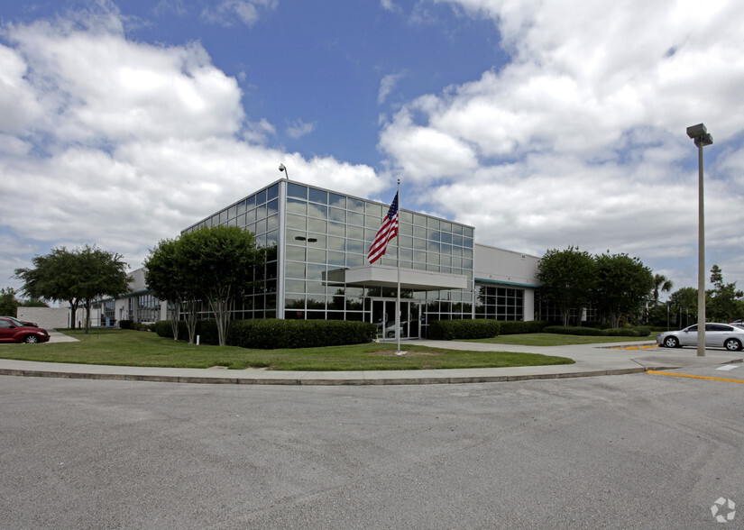 640 Century Pt, Lake Mary, FL à louer - Photo principale – Image 1 sur 7