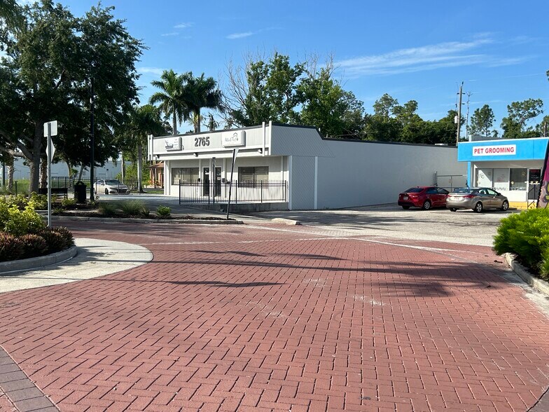 2765 Tamiami Trl, Port Charlotte, FL à louer - Photo de l’immeuble – Image 3 sur 5