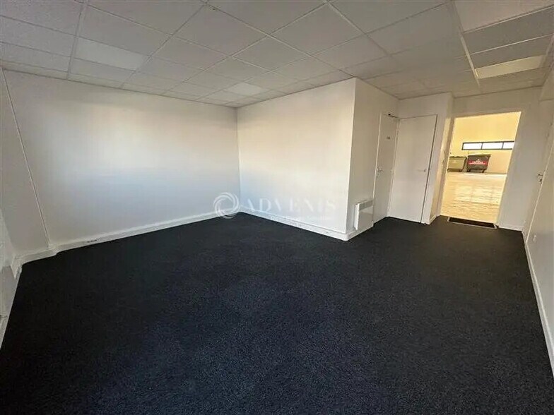 Local d’activités dans Moissy-Cramayel à louer - Photo intérieure – Image 3 sur 7