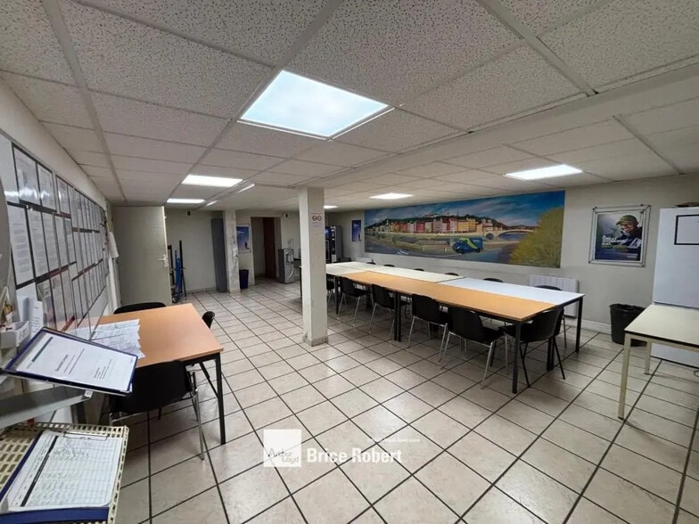 8-12 Chemin De Genas, Saint-Priest à vendre - Photo intérieure – Image 2 sur 7