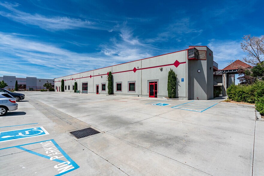 300-304 E Avenue K6, Lancaster, CA à louer - Photo de l’immeuble – Image 3 sur 30