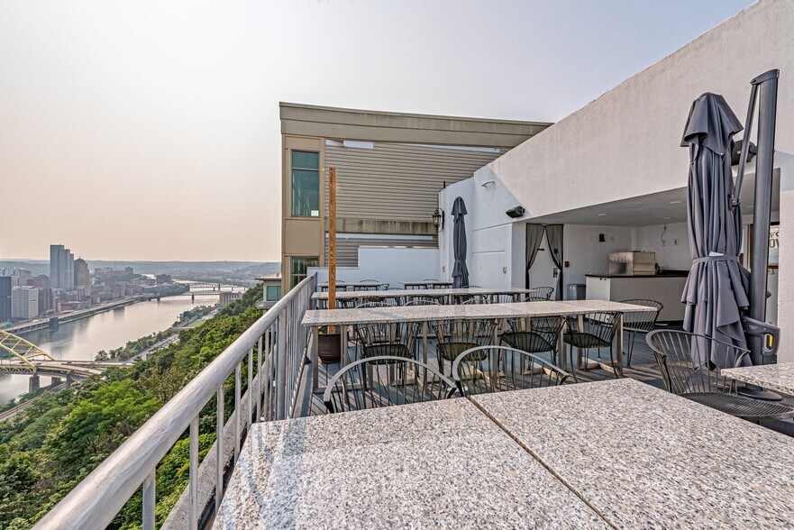 1212 Grandview Ave, Pittsburgh, PA à vendre - Photo de l’immeuble – Image 3 sur 22