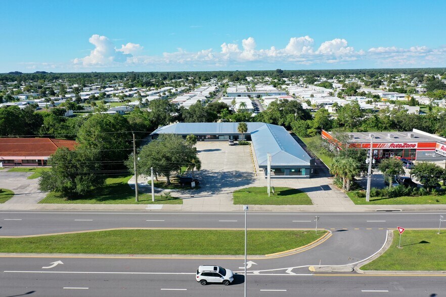 2670 S McCall Rd, Englewood, FL à louer - Photo de l’immeuble – Image 2 sur 5