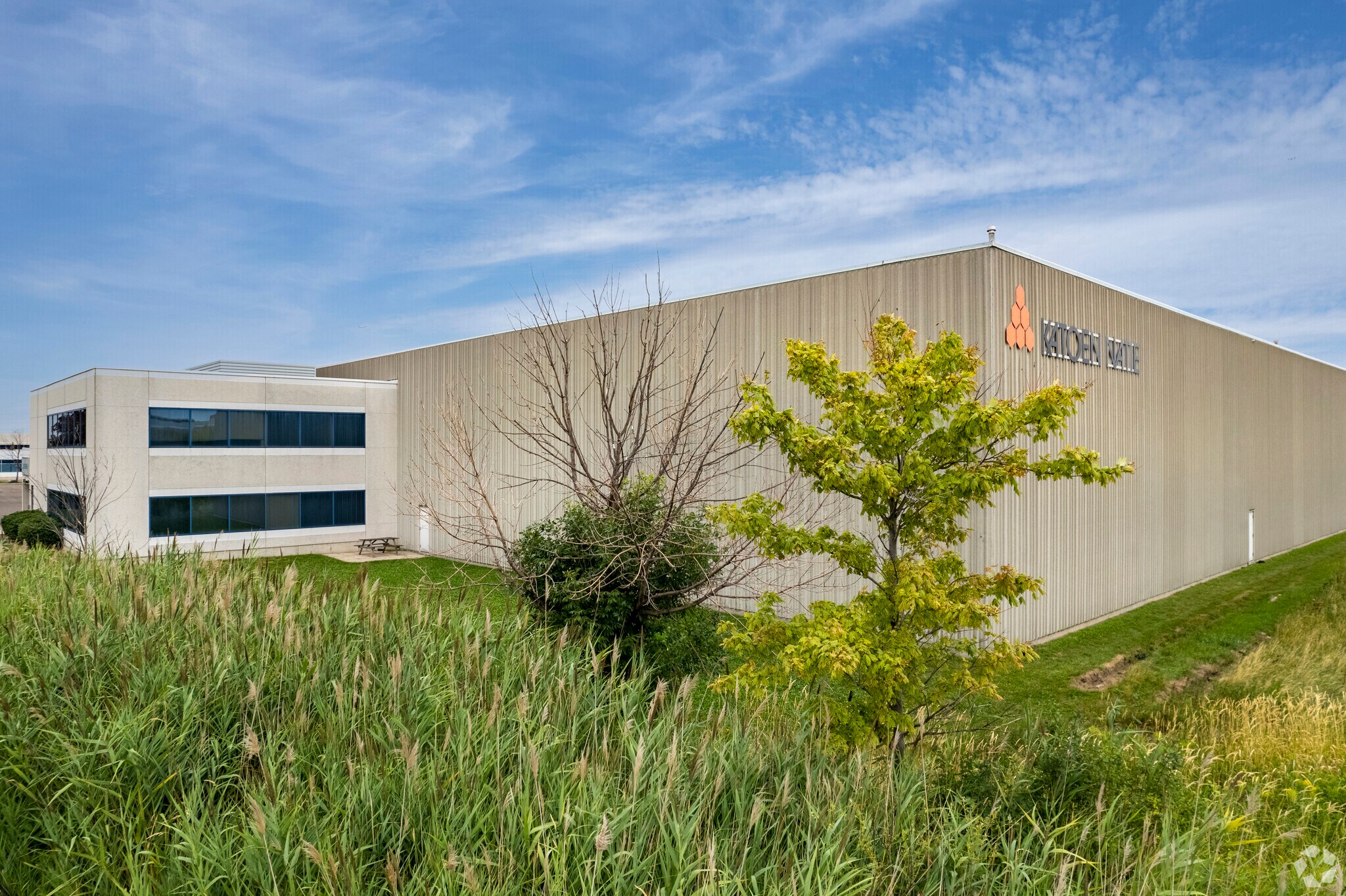 6660 Financial Dr, Mississauga, ON à louer Photo principale– Image 1 sur 3