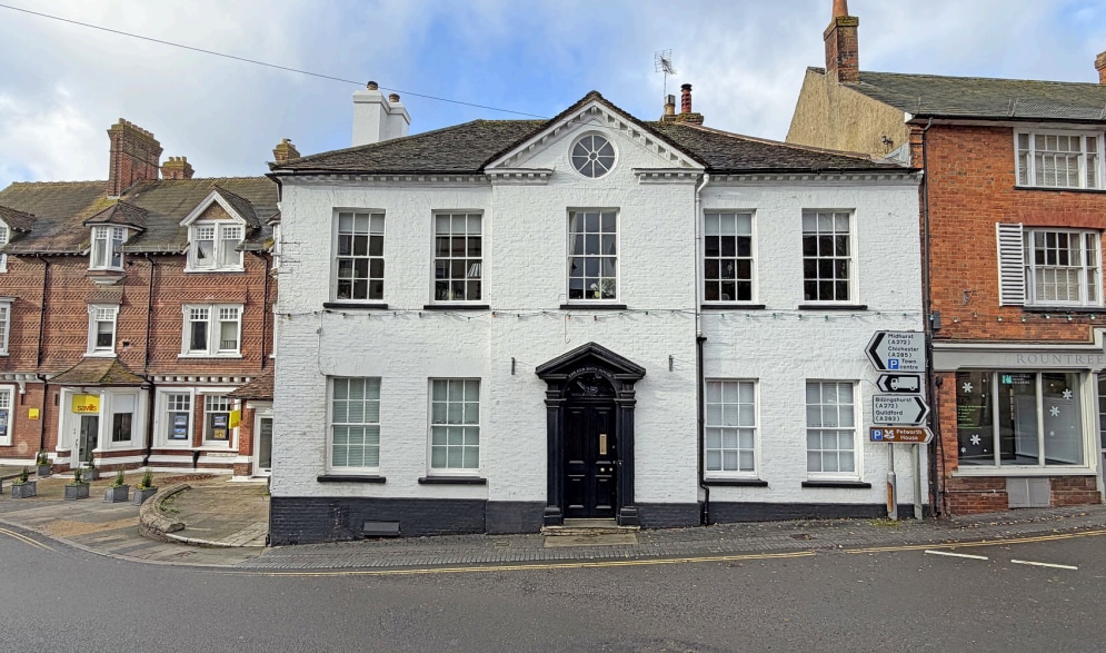 Market Sq, Petworth à louer Photo de l’immeuble– Image 1 sur 4