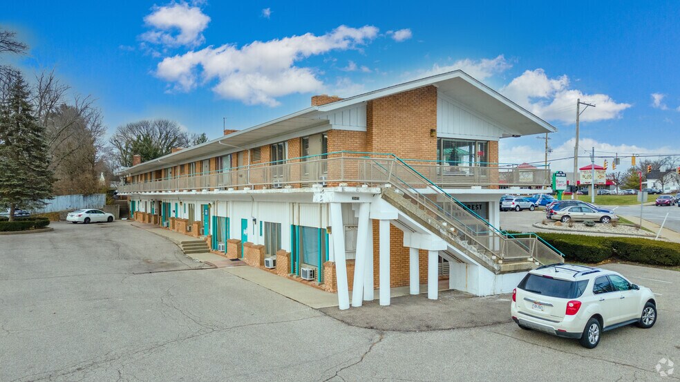3985 Race Rd, Cincinnati, OH à louer - Photo de l’immeuble – Image 3 sur 11