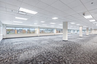 10701 W Research Dr, Wauwatosa, WI à louer Photo de l’immeuble– Image 2 sur 5