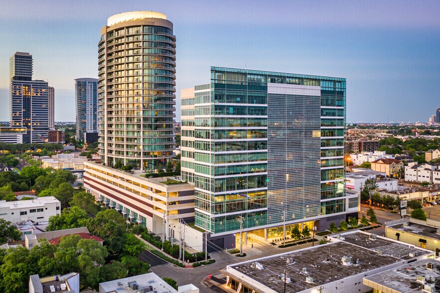 3200 Kirby Dr, Houston, TX à louer - Photo de l’immeuble – Image 2 sur 4