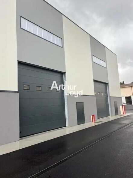 Local d’activités dans Mougins à louer - Photo de l’immeuble – Image 1 sur 5