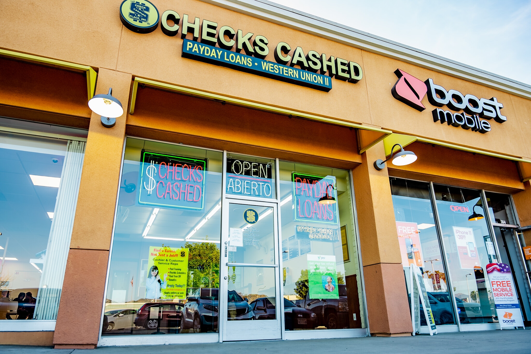 350-400 N 2nd St, El Cajon, CA à louer Photo de l’immeuble– Image 1 sur 1