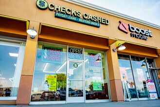 350-400 N 2nd St, El Cajon, CA à louer Photo de l’immeuble– Image 1 sur 1