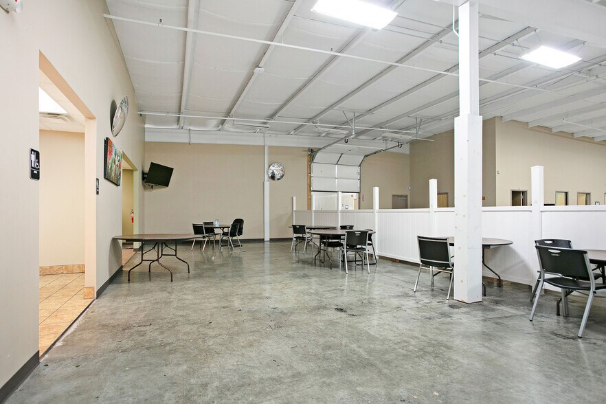 805 Commerce Dr, Leitchfield, KY à vendre - Photo de l’immeuble – Image 2 sur 16