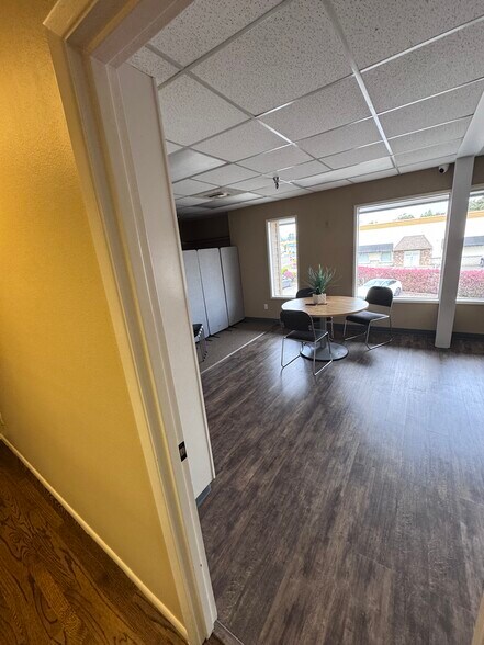 1017 Molalla Ave, Oregon City, OR à louer - Photo de l’immeuble – Image 3 sur 13
