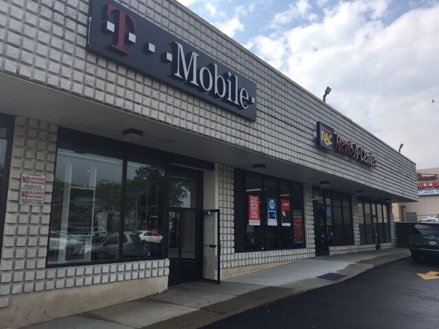 21-25 E Sunrise Hwy, Freeport, NY à louer - Photo de l’immeuble – Image 2 sur 3