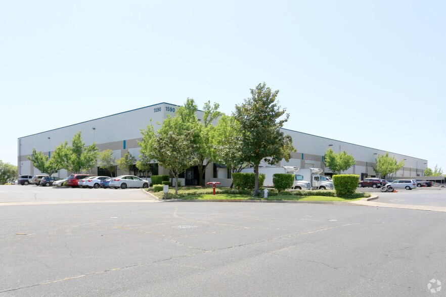 1590 Raley Ct, West Sacramento, CA à louer - Photo de l’immeuble – Image 1 sur 3