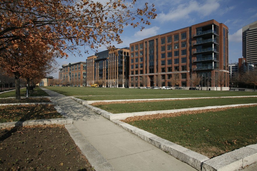 230 West St, Columbus, OH à louer - Photo de l’immeuble – Image 3 sur 5
