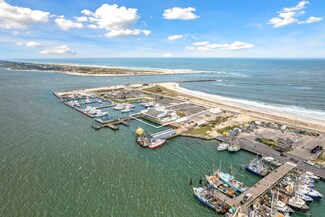 Plus de détails pour 363 Beach rd, Hampton Bays, NY - Local commercial à louer
