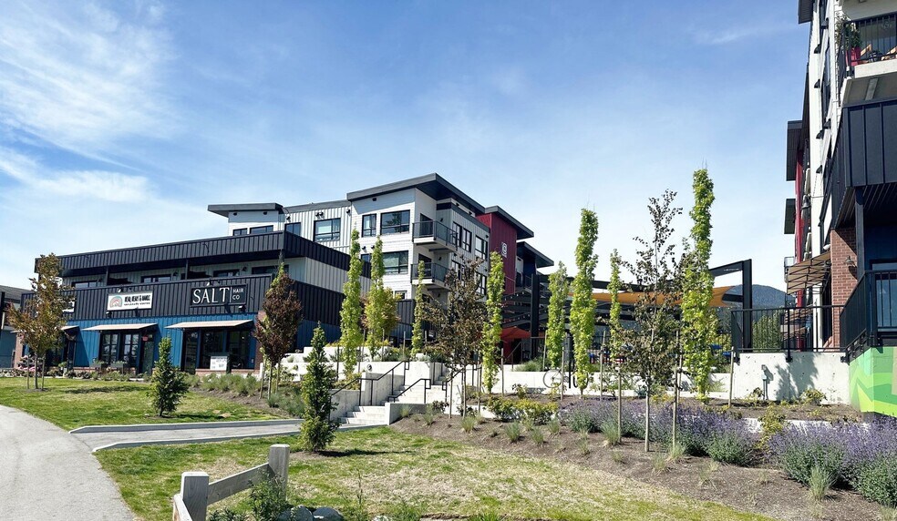 1000-1018 Venture Way, Gibsons, BC à louer - Photo de l’immeuble – Image 2 sur 4