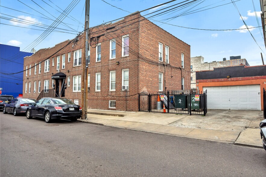 95-03-95-07 Cresskill Pl, Jamaica, NY à vendre - Photo de l’immeuble – Image 3 sur 18