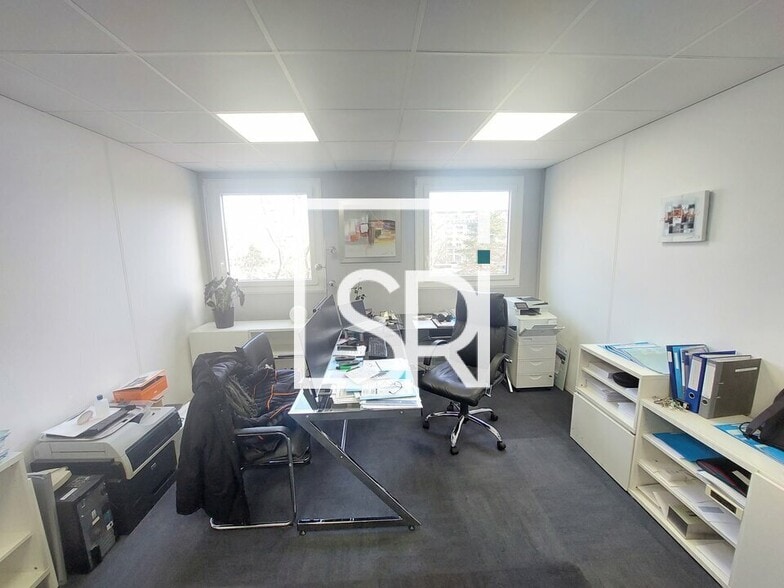 Bureau dans Clermont-Ferrand à vendre - Photo intérieure – Image 2 sur 10