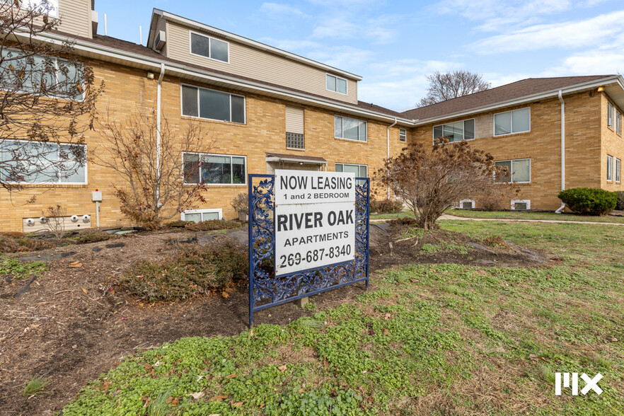 1730 Broadway St, Niles, MI à vendre - Photo de l’immeuble – Image 3 sur 45