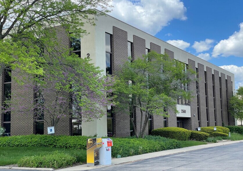 2560 Foxfield Rd, St Charles, IL à louer - Photo de l’immeuble – Image 2 sur 8