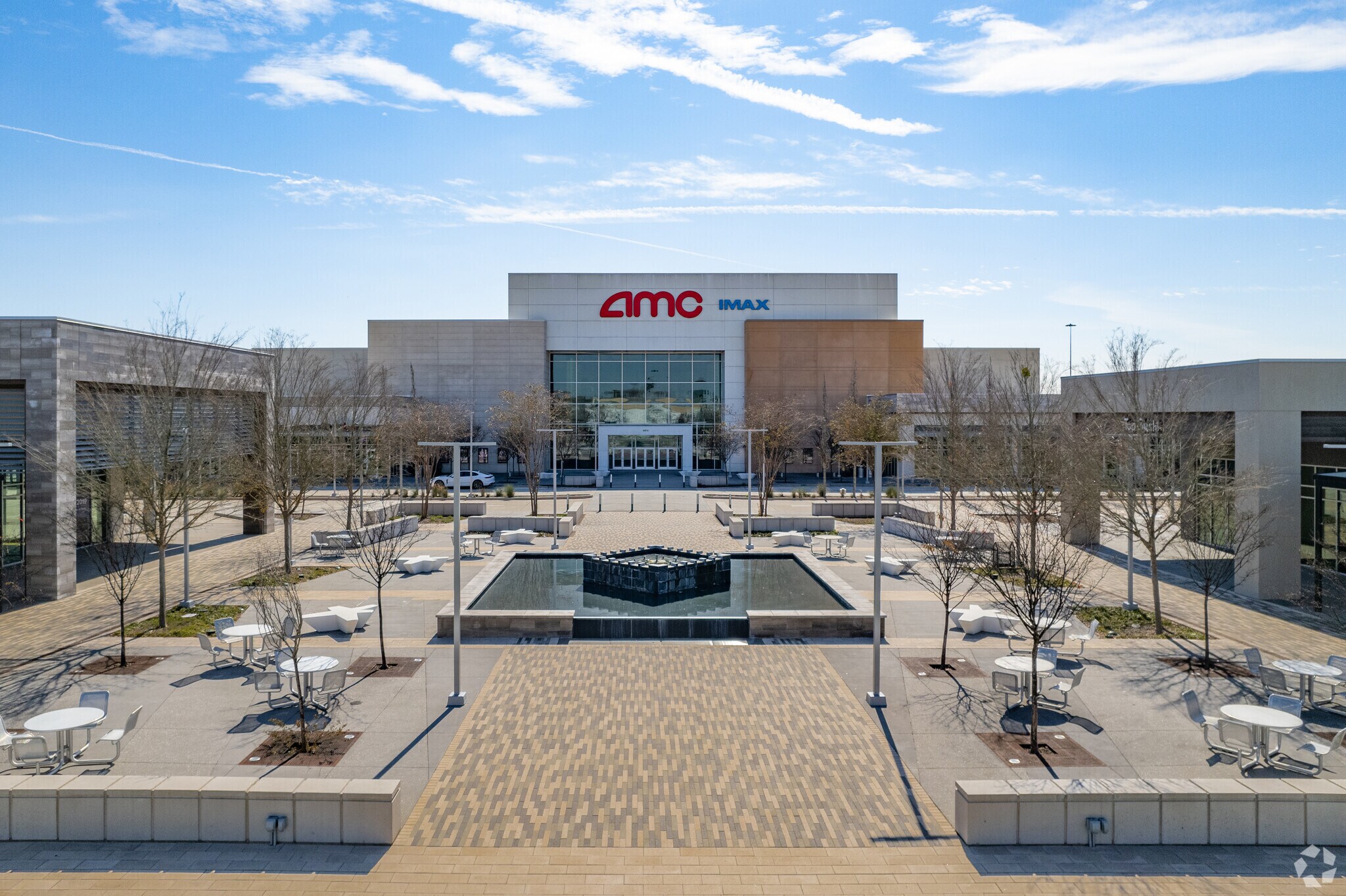 8821 Metropark Dr, Shenandoah, TX à louer Photo de l’immeuble– Image 1 sur 18