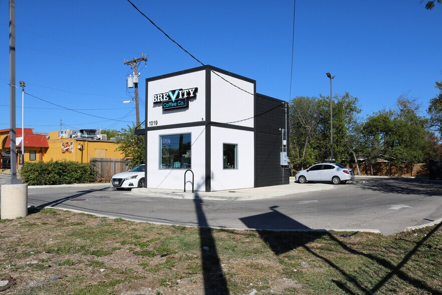 1019 SW Military Dr, San Antonio, TX à vendre - Photo de l’immeuble – Image 3 sur 8