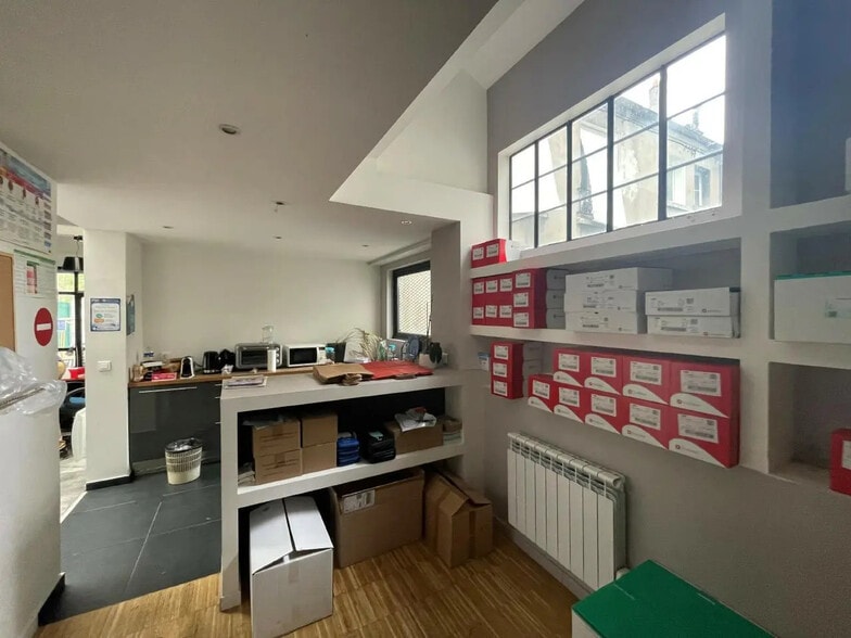 Local d'activités dans Le Kremlin-Bicêtre à vendre - Photo intérieure – Image 3 sur 11